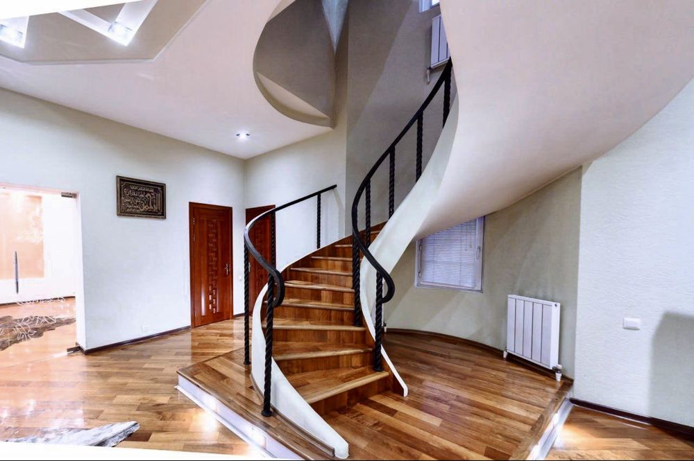 Продаётся 4 уровневый коттедж,Юнус-абад , перекресток Шахристанская!