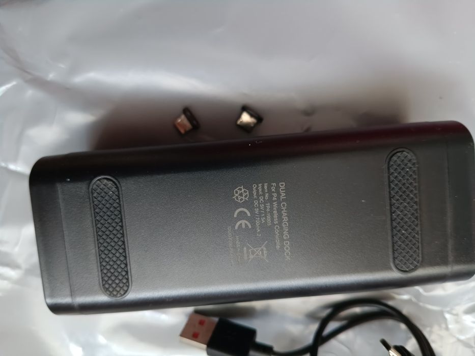 Statie incarcare manete playstation 4