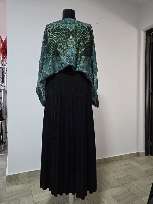 Bluza cu imprimeu animal print verde, maneci tip fluture