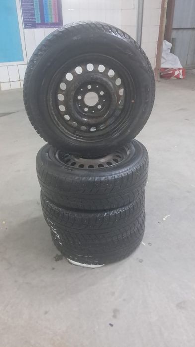 Продам зимнию резину на 15 в хорошем состоянии с дисками 195/55/15