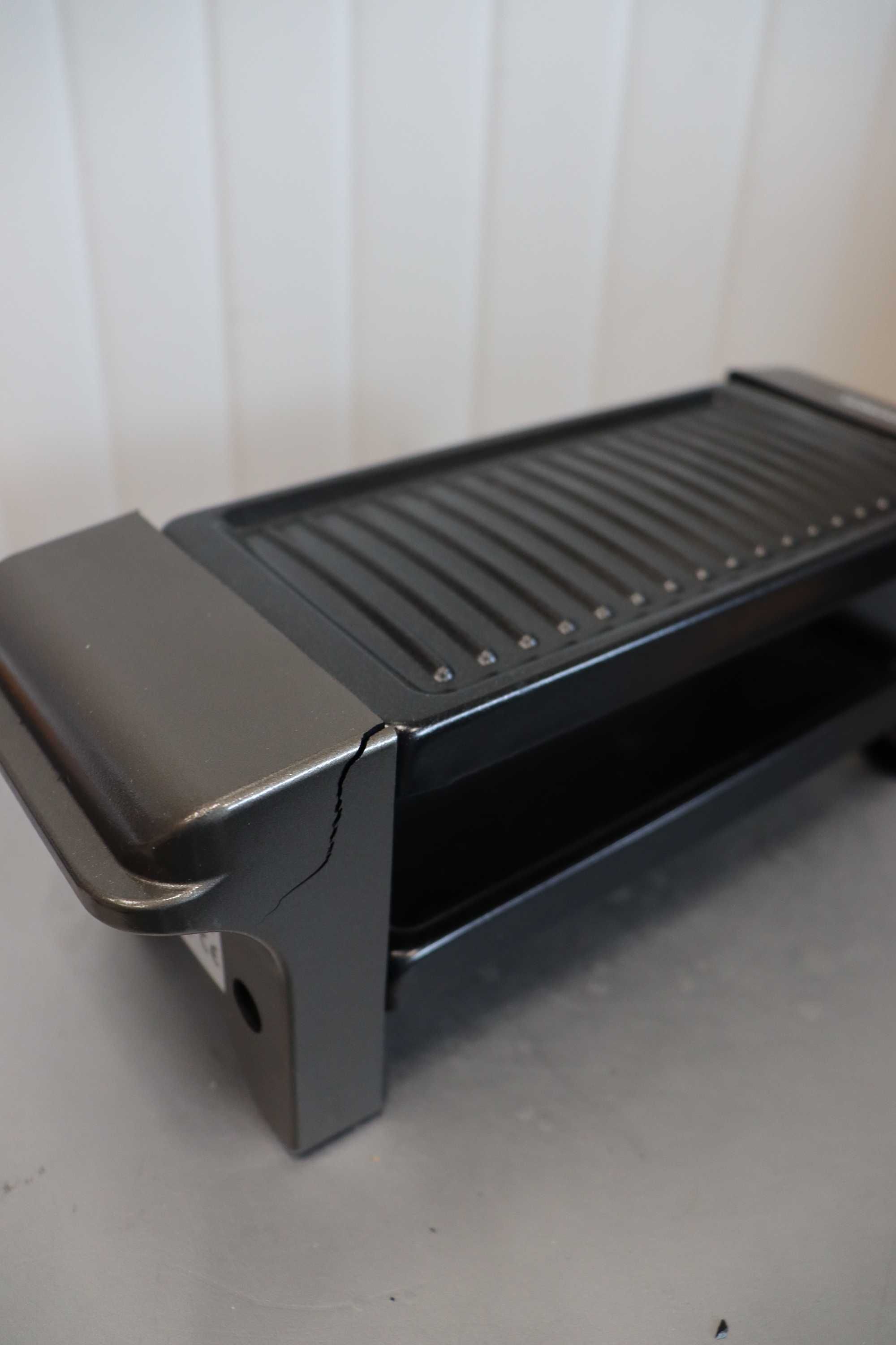 Bestron Raclette, Мини раклет грил 2 тигана,2 шпатули,350W, лек ДЕФЕКТ