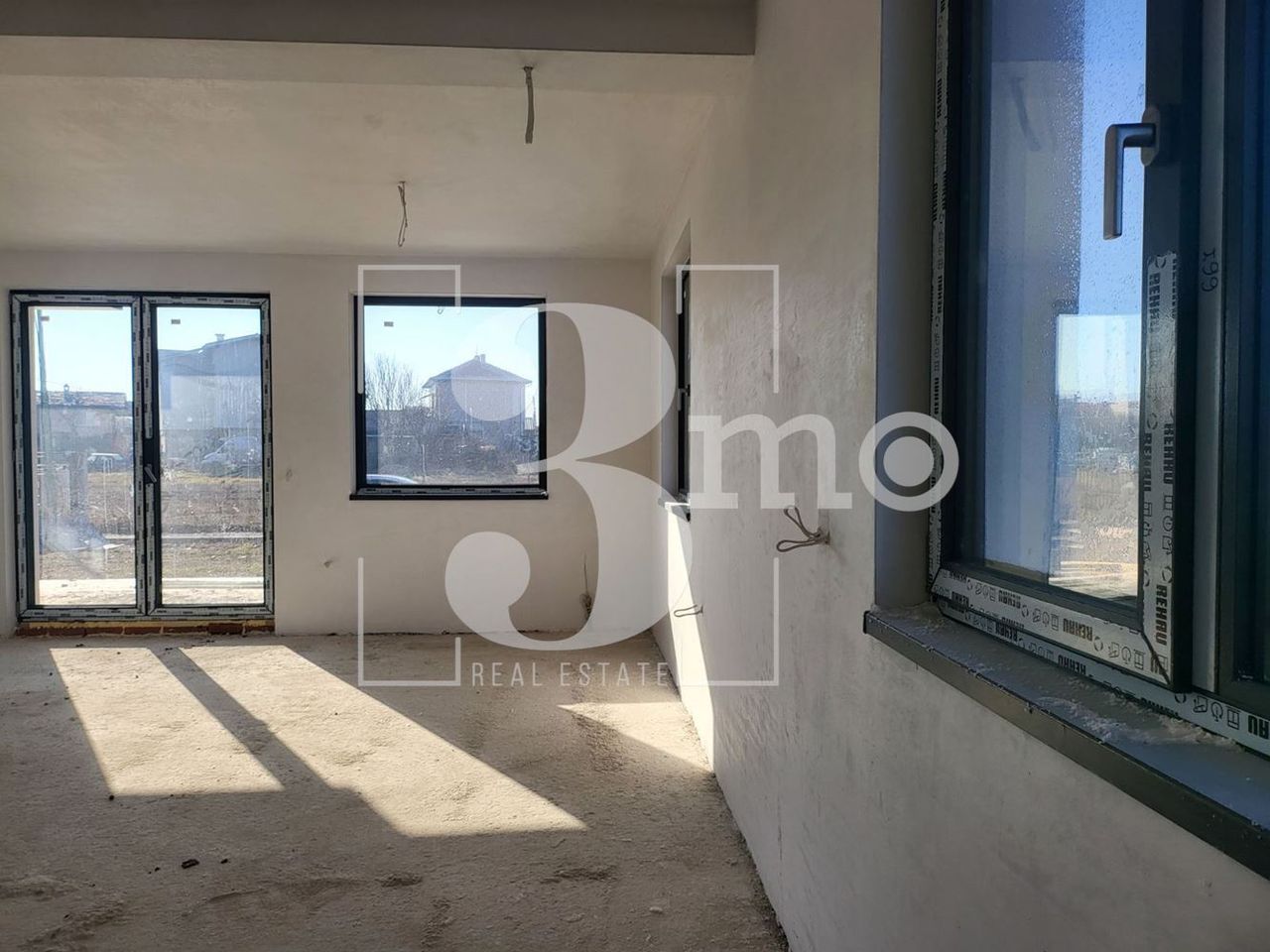 Продава се Къща в Костинброд - 187 кв.м за 1872 €/кв.м - Снимка #9
