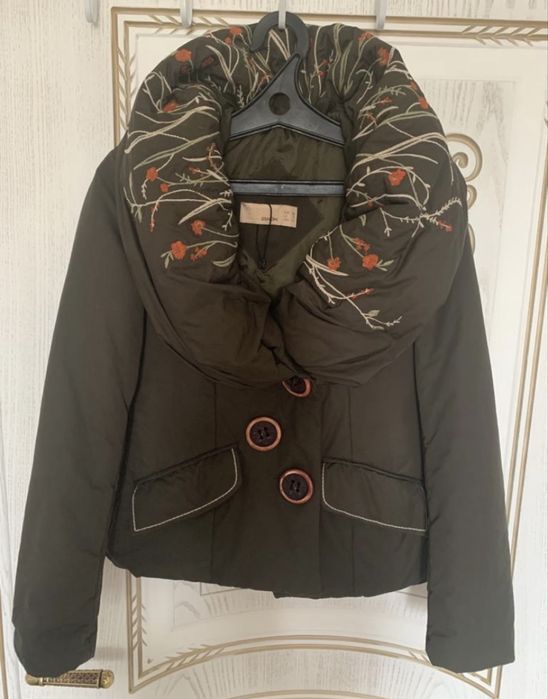 Куртки 42, 44 размеры.