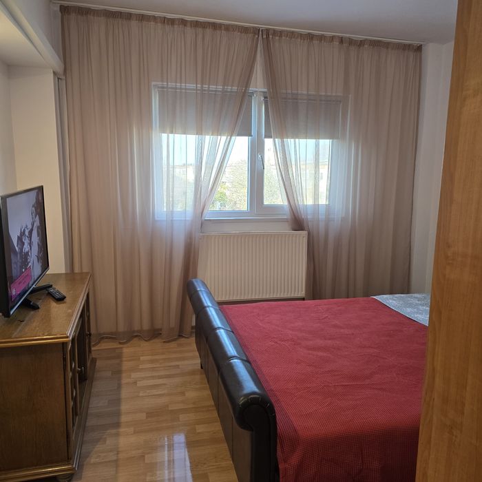 Vand apartament 2 camere zona centrala