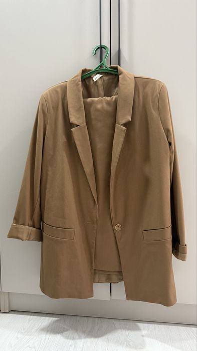 двойка женская пиджак и брюки