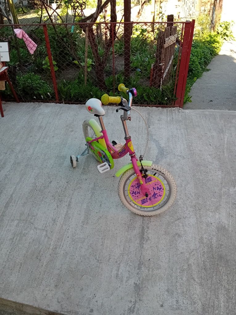 Bicicleta copii 4-7  ani