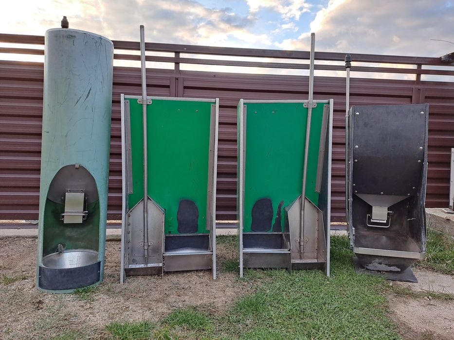 Hrănitoare semiautomate , boxa fatare , grătare 60x40