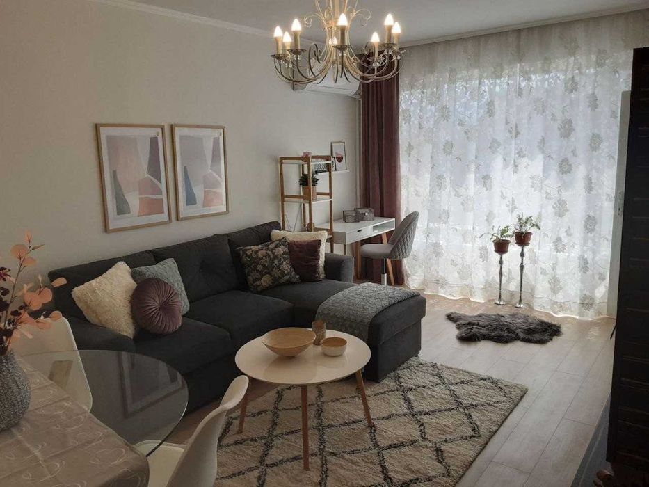 Двустаен Апартамент във Въстанически