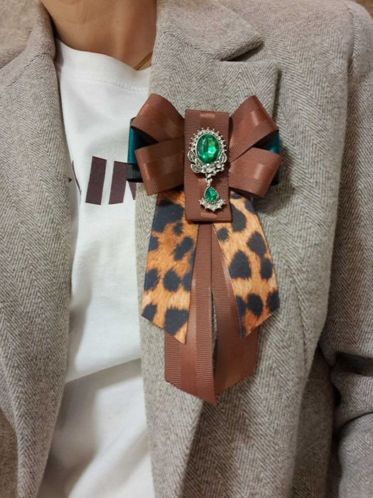 Дизайнерски ръчно изработени брошки