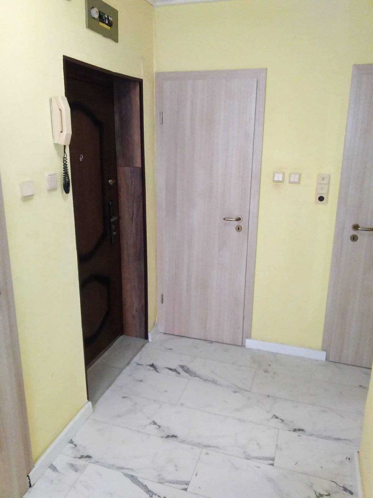 Дава се под наем Тристаен апартамент в Бургас, Възраждане - 45 кв.м за 178.5 € - Снимка #7