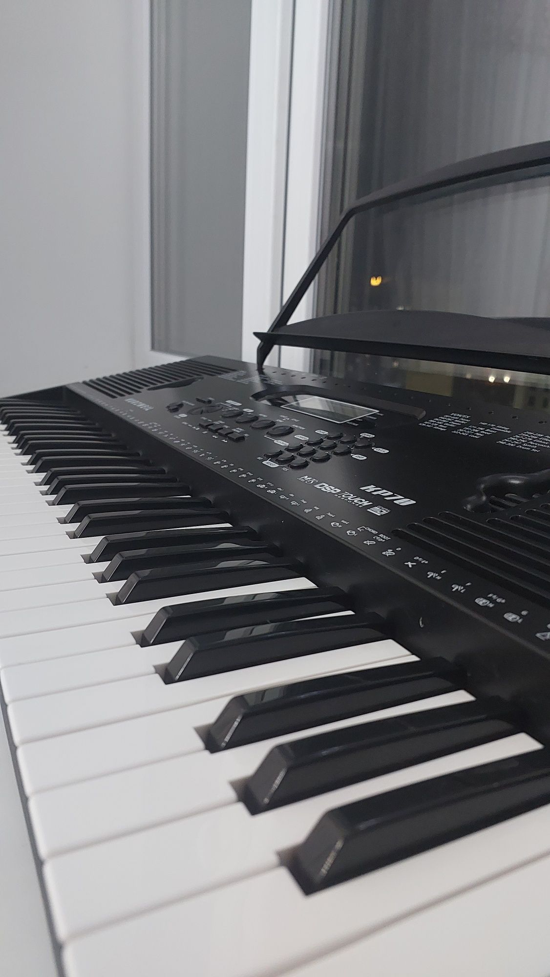 Синтезатор KURZWEIL KP70