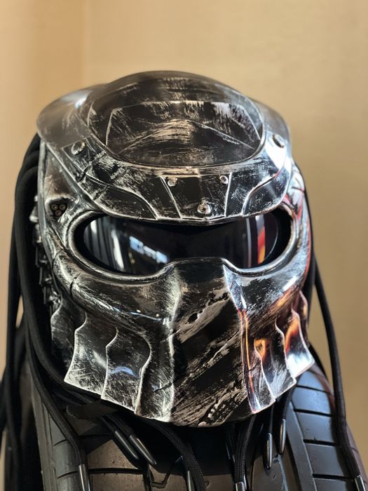 Мотошлем хищник.