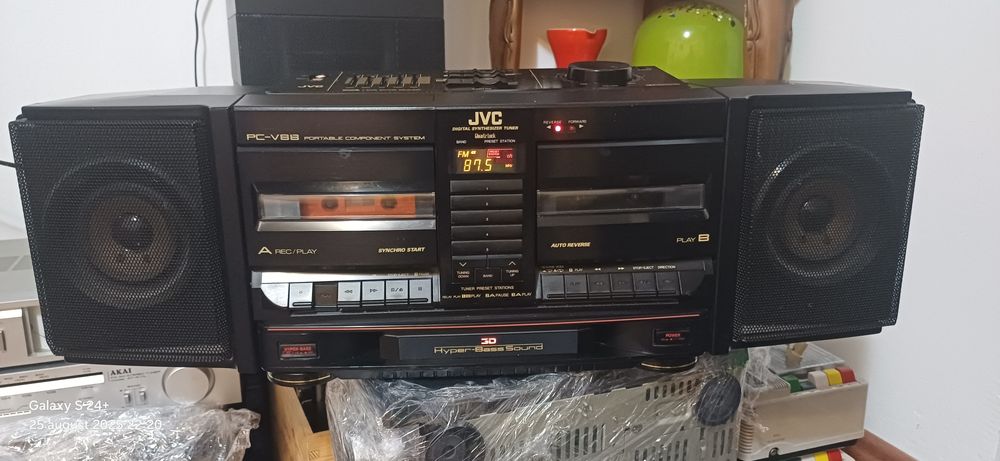 Radiocasetofon boombox JVC PC-V88,vintage