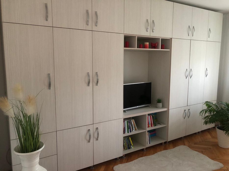 Vand mobila sufragerie