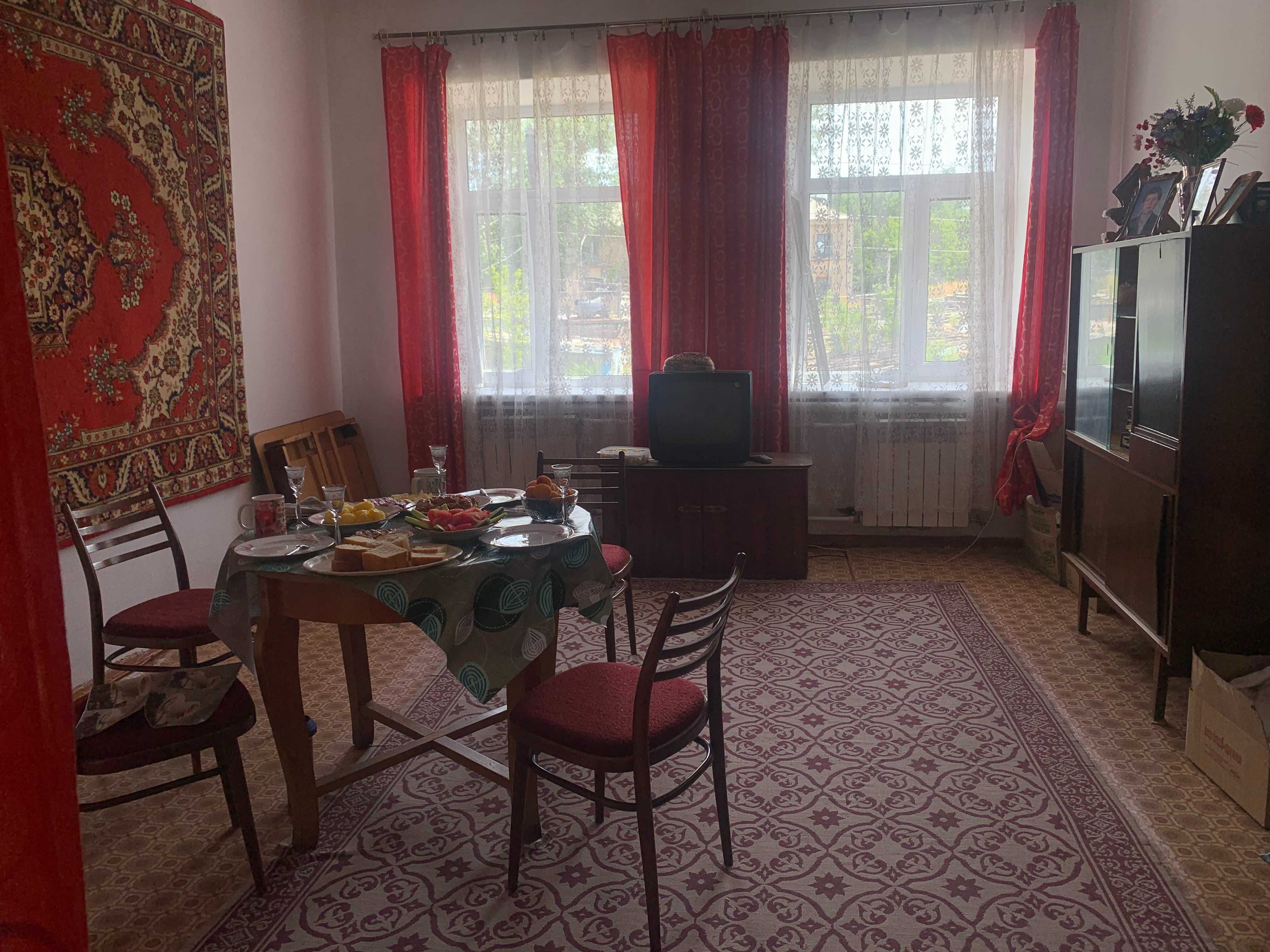 №1366. Продается 2-х комнатная кв. в старом городе.