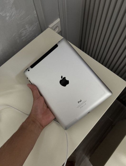 Ipad 4 srochni sotiladi