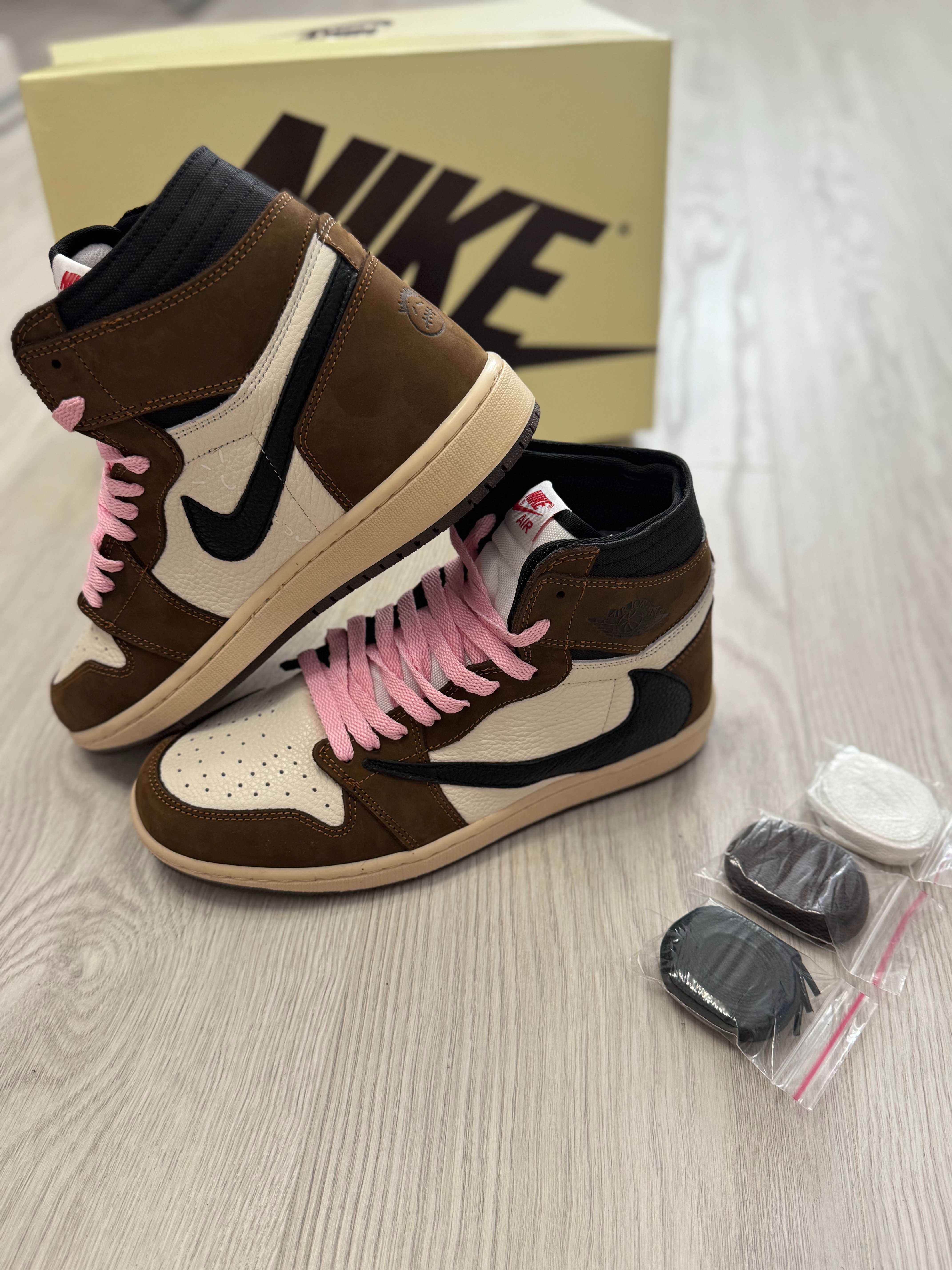 Adidasi Jordan 1 x Travis Scott Air High / Mocha Produs NOU Premium