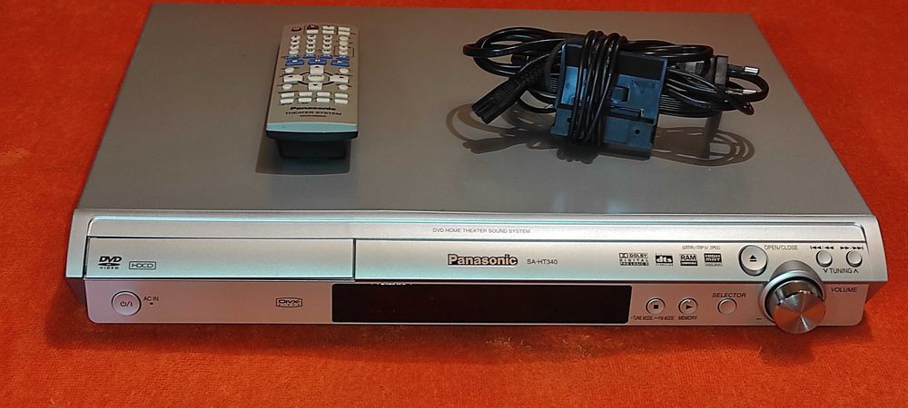 dvd home theatre sound system 
impecabil PANASONIC SA - HT 340