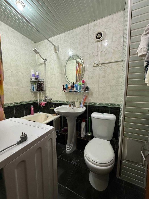 Новомосковская, институт IDU, кафе Вечер и Бон, 2/2/5, кирпич, 54 метр