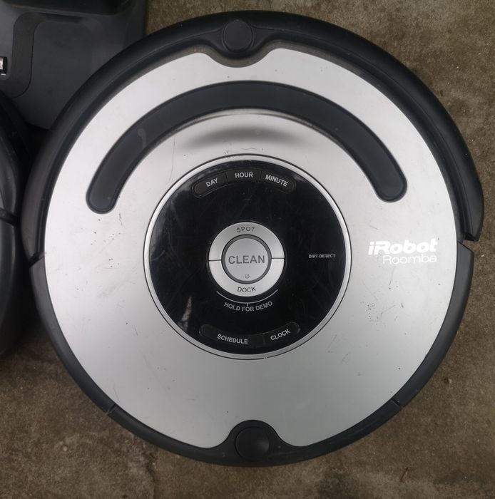 Lot 2 aspiratoare iRobot Roomba de reparat sau piese
