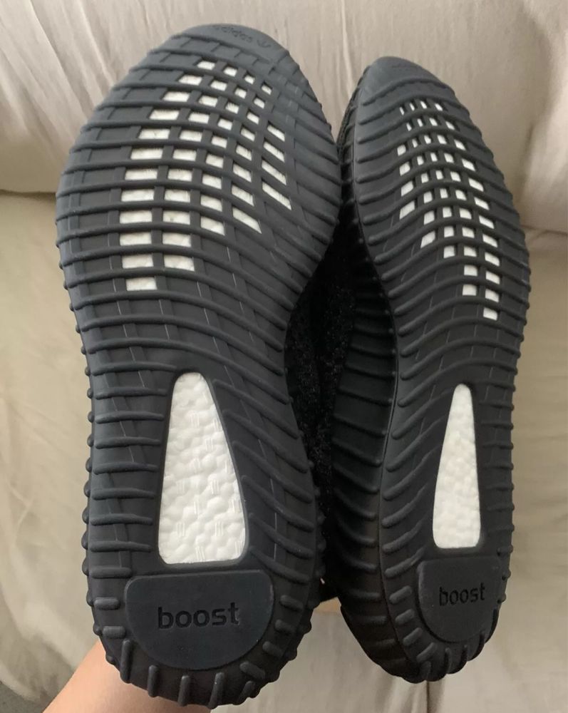 Обувки Adidas Yeezy Boost 350 V2 Black Reflective