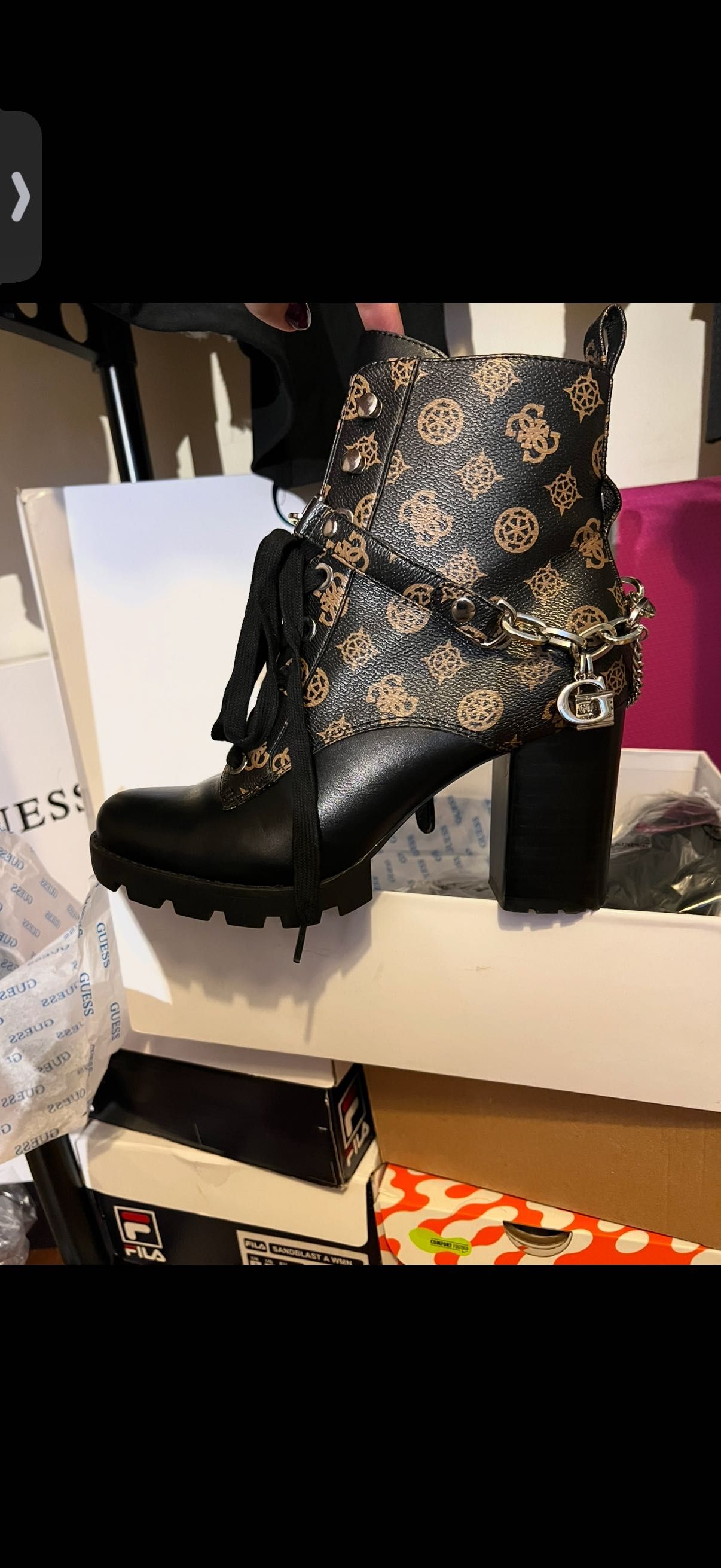 Дамски боти Guess
