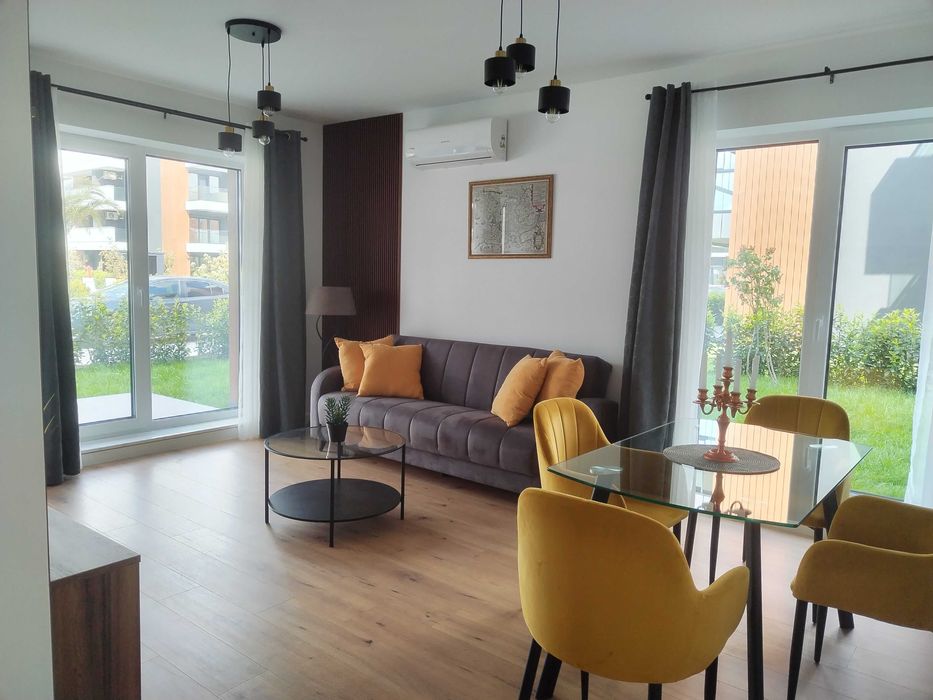 Apartament 2 camere premium curte piscina Astorium Garden