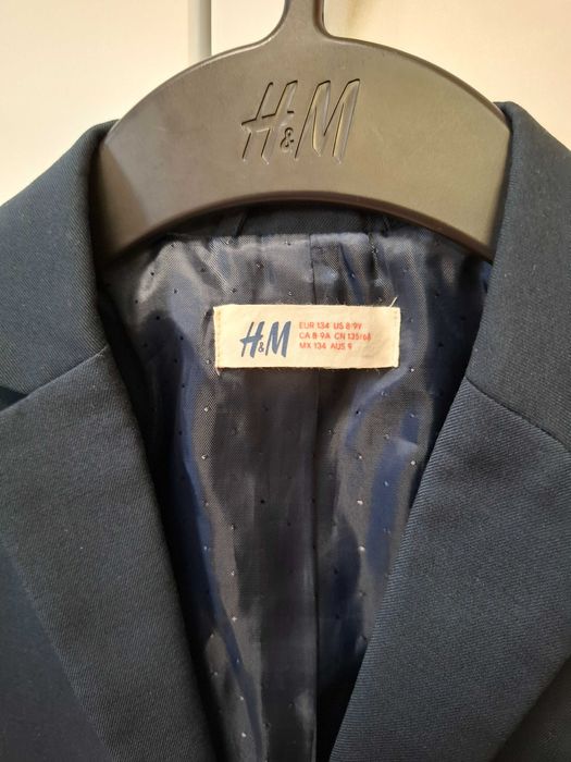 Детски костюм H&M р-р140, ско и панталон р-р 134