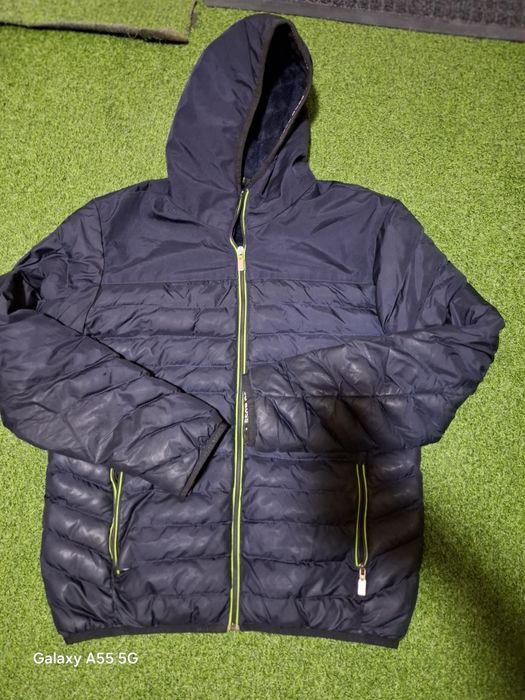 Kurtka spartifka vetrovkalar