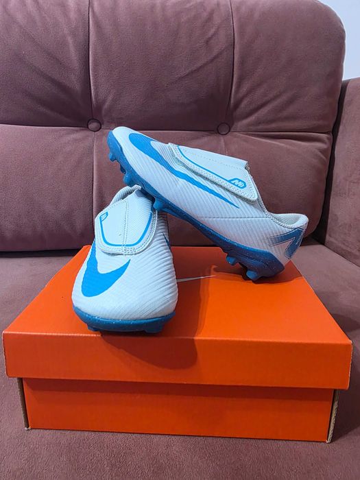 Ghete fotbal NIKE JR Vapor 16 Club MG PS V