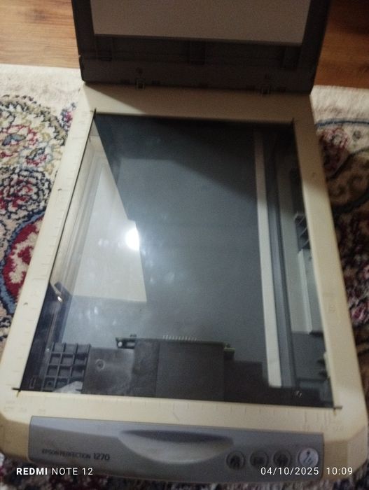 Notebook acer i3 + sumka, skaner