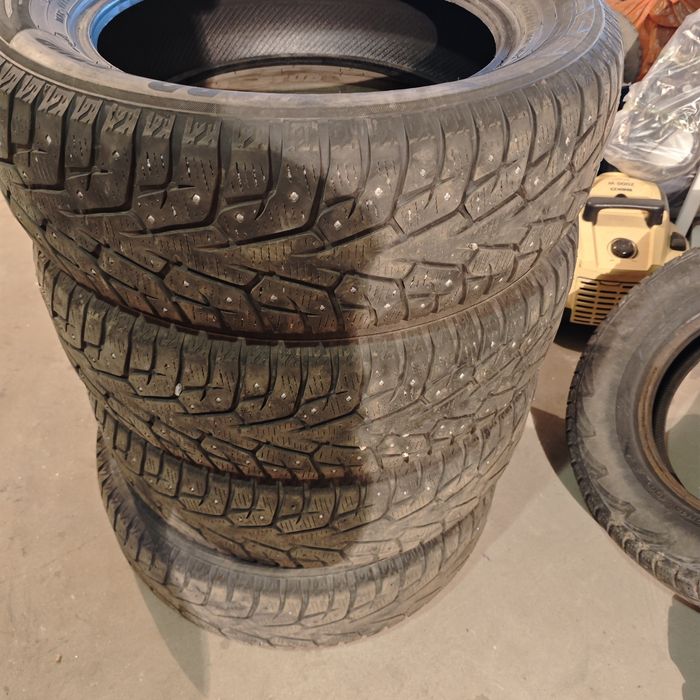 Продам автошины 225/60 R17 YOCOHAMA