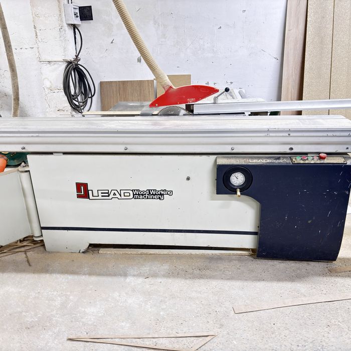 Продается фармаьно раскроечный станок