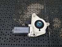 Motoras macara stanga fata mercedes a class w169 a1698204342 7746013202 996146102