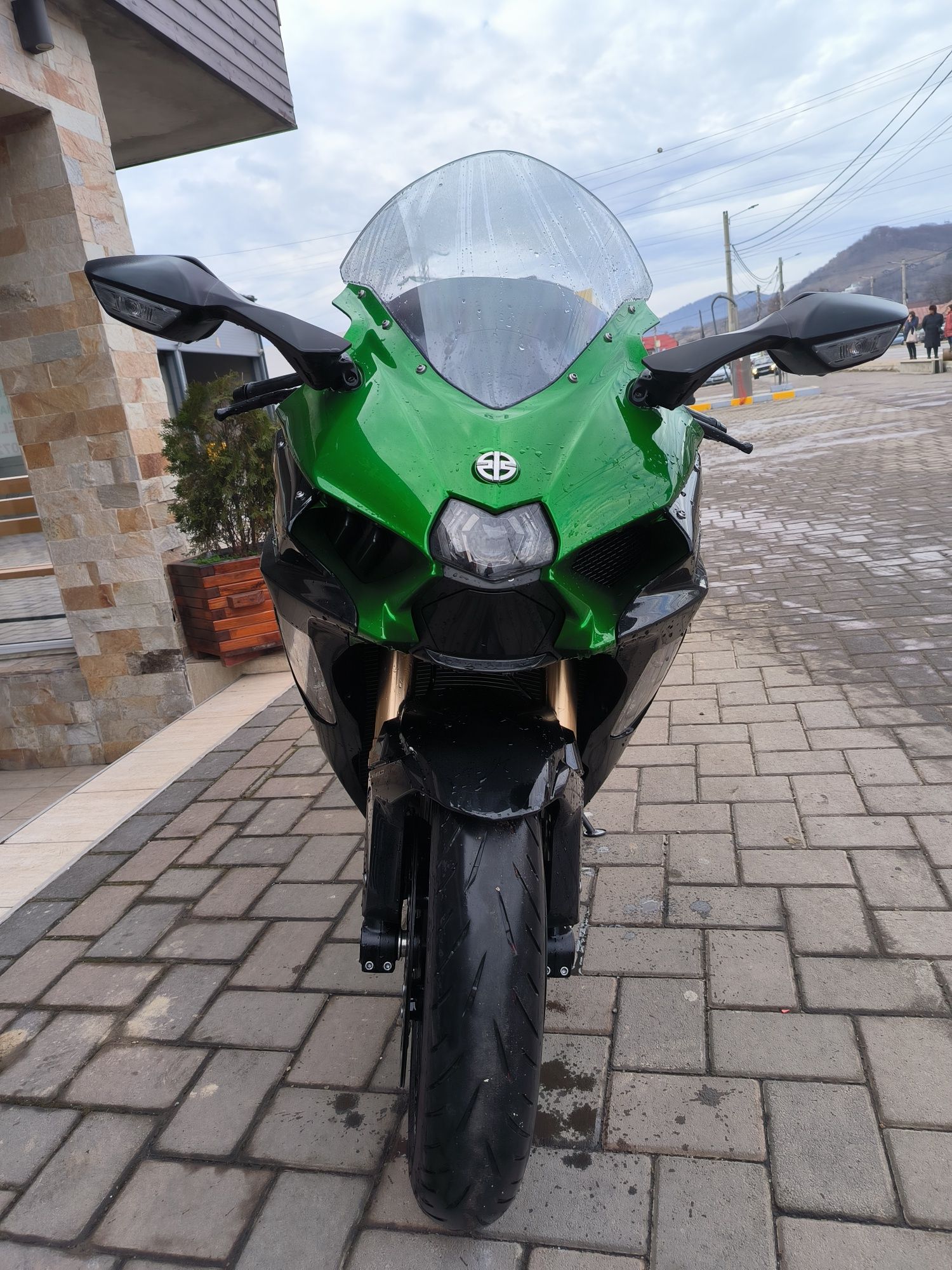 Motocicleta Kawasaki H2 SX - Noiembrie 2022