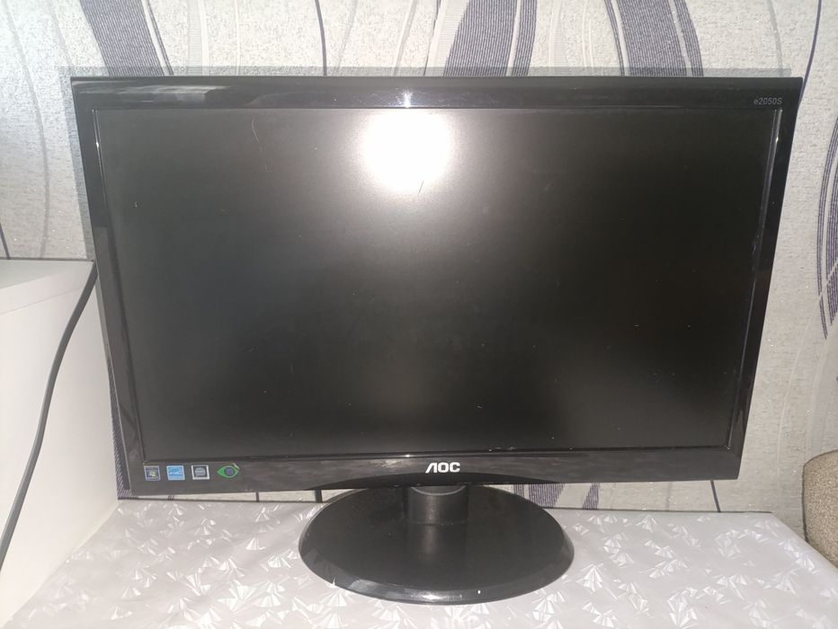 Продам в отличном состоянии рабочий хорошая память игры поддерживает