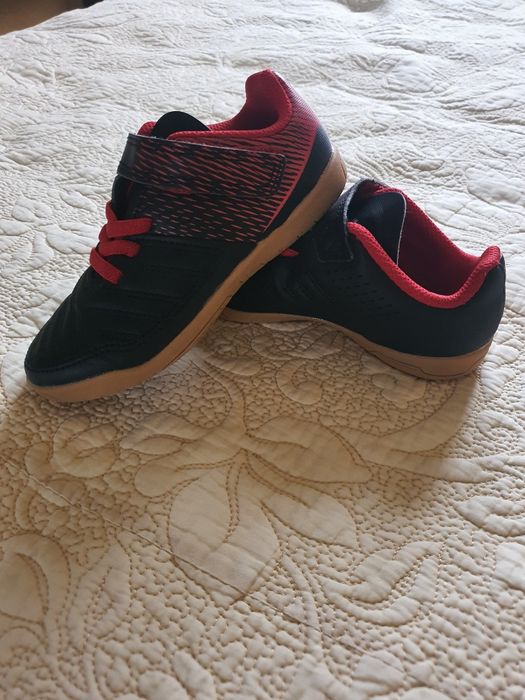 Adidasi fotbal marimea 28