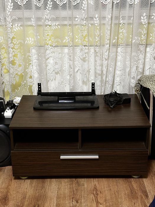 Mobila sufragerie/ rafturi si dulap Wenghe/ ca noi