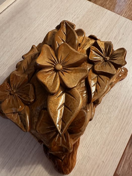 Кустарная шкатулка из дерева ручная работа