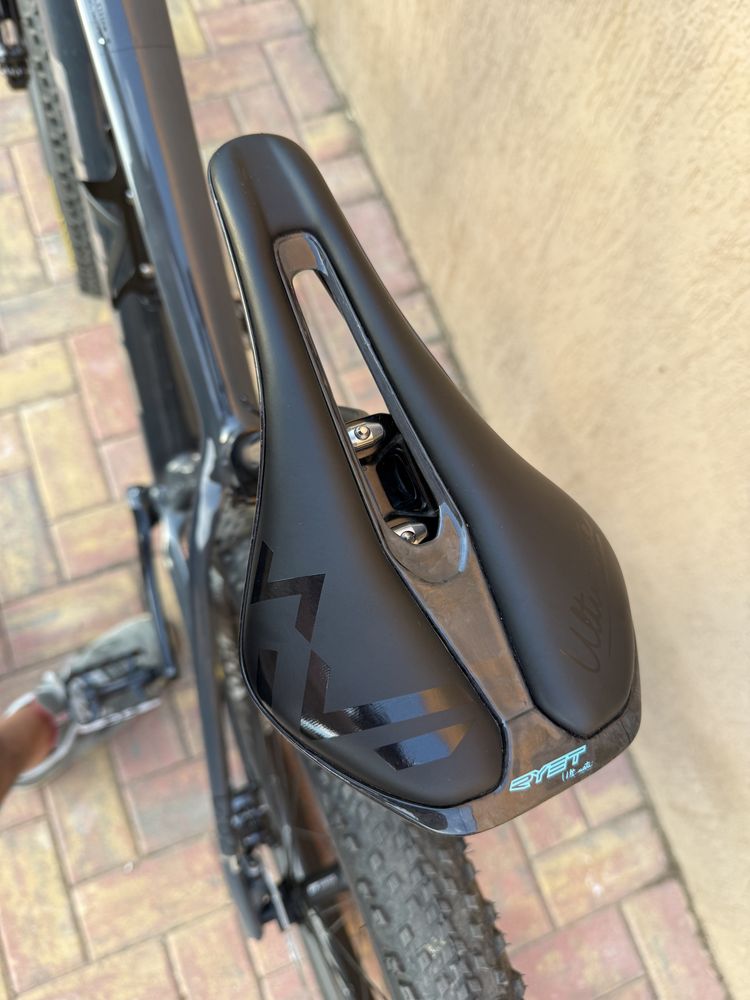 Bicicleta cube 29 C62 P