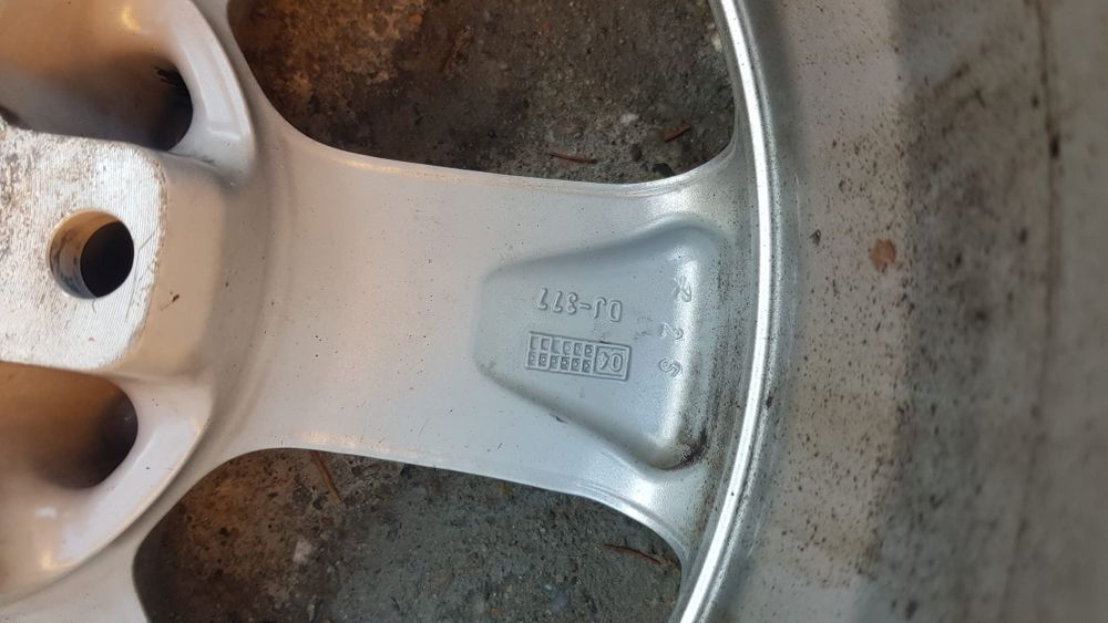 Vând set roti iarna 225x55 r16 de aliaj