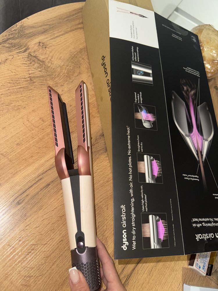 Dyson Airstraight