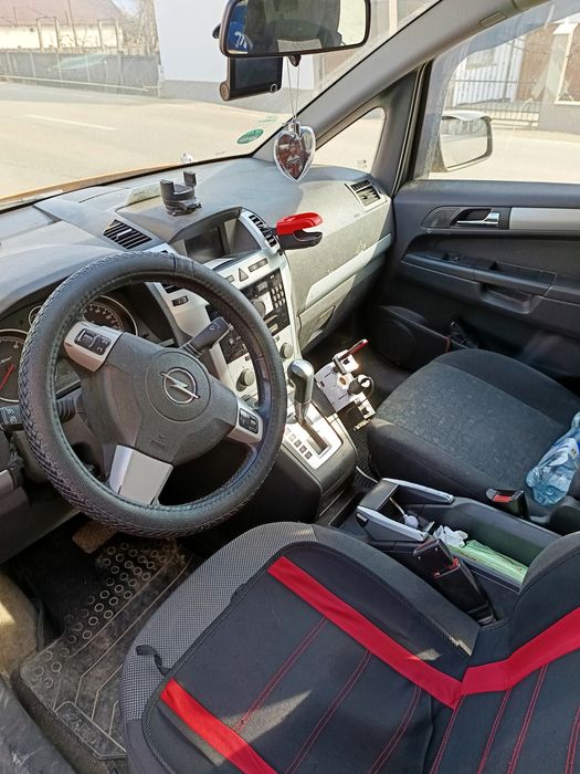Opel Zafira b 2010 .1.9cdti