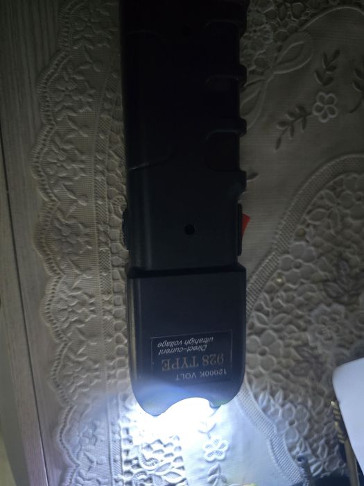 Продам фонарик с зарядным устройством