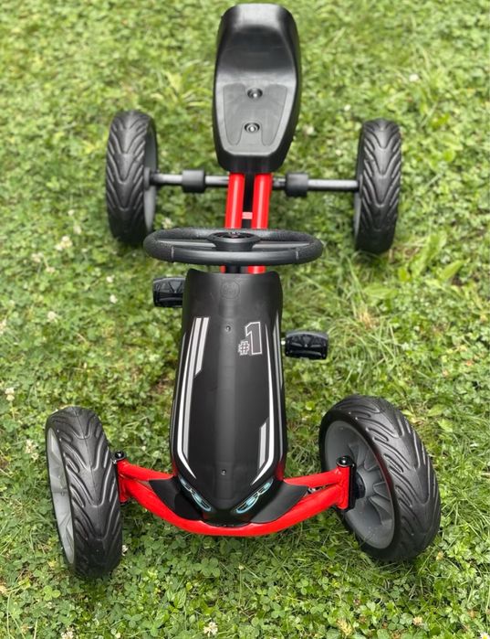 Kart cu pedale Playtive!
