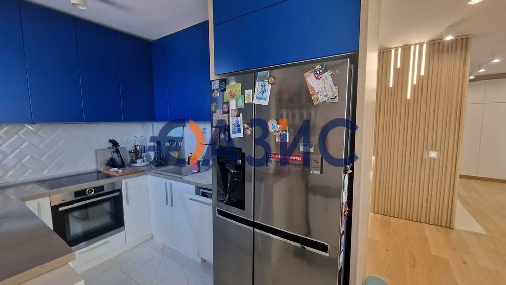 Продава се Четиристаен апартамент в Бургас, Център - 190 кв.м за 3527 €/кв.м - Снимка #13