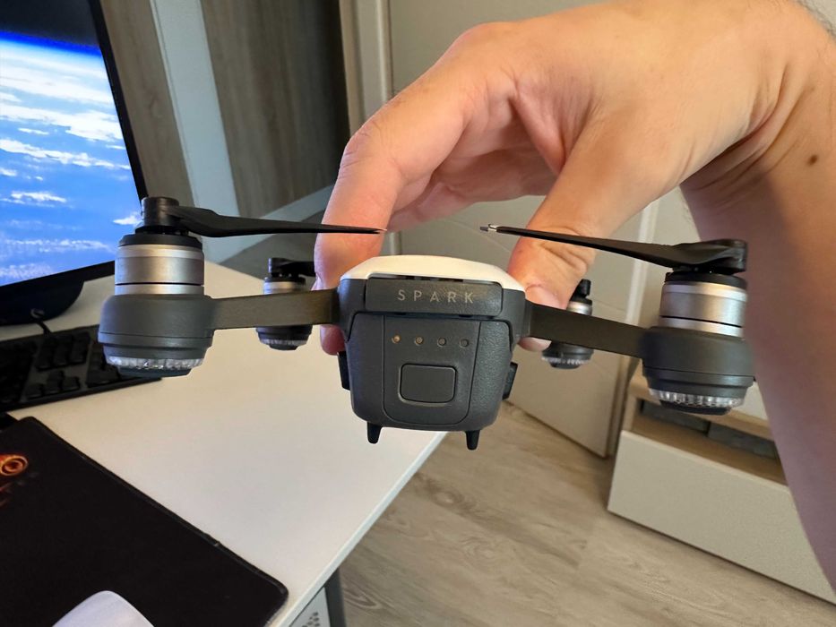 DJI Spark Mini + 2 Baterii + Controller