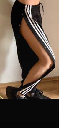 Pantaloni adidas cu capse pe lateral