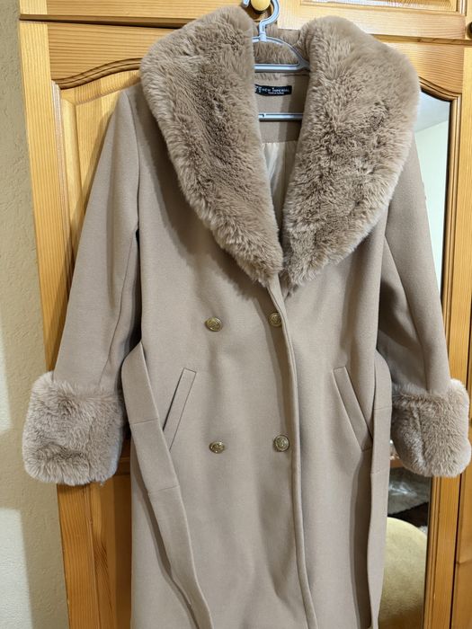 Кафяво палто с пух