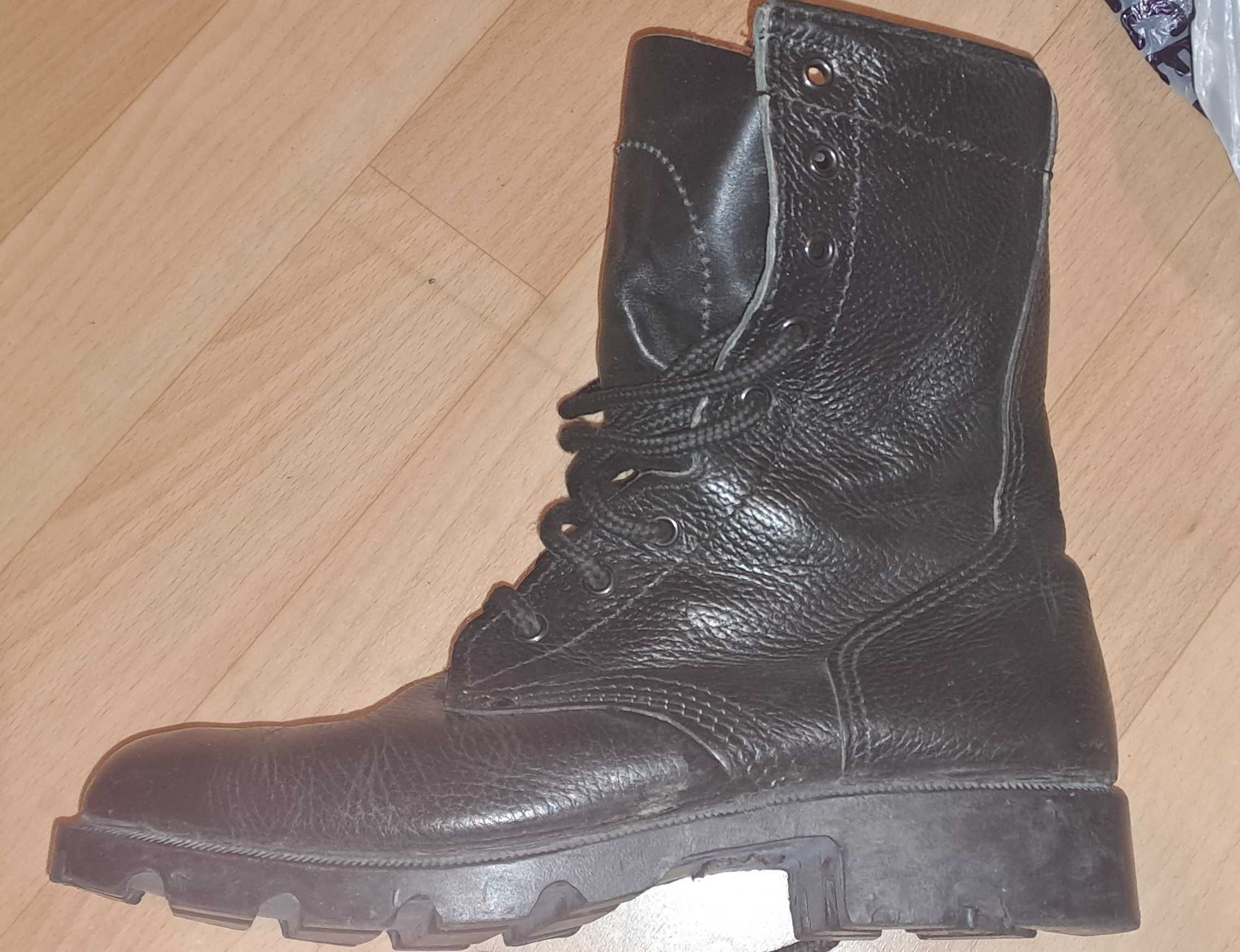 Продаю Берцы зимние